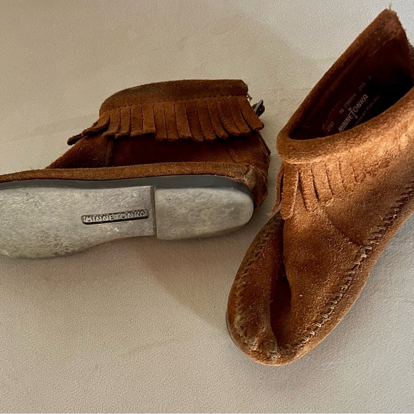 Minnetonka Moccasins. Toddler. - Picture 2 of 6